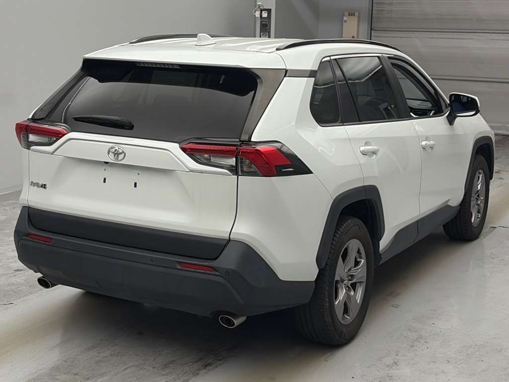 2023 Toyota RAV4 X 4WD auction photo 2