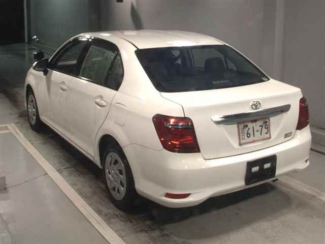 2020 Toyota Corolla Axio auction photo 2