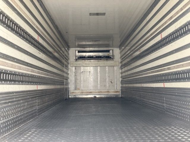 2010 Isuzu Forward レイゾウレイトウ PG auction photo 19