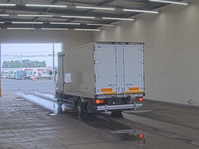 2010 Isuzu Forward レイゾウレイトウ PG auction photo 2