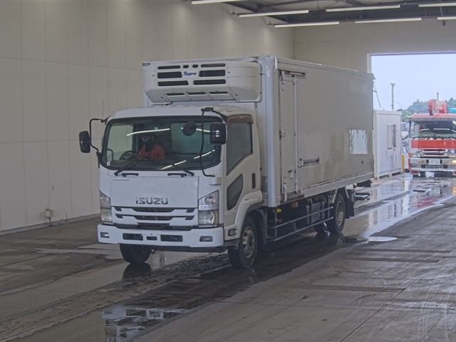 2010 Isuzu Forward レイゾウレイトウ PG Japan auction vehicle