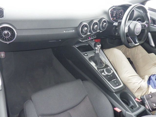 2016 Audi TTクーペ 2.0 TFSI Quattro 4WD auction photo 3