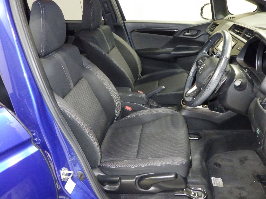 2017 Honda Fit ハイブリッドSホンダセンシング auction photo 6
