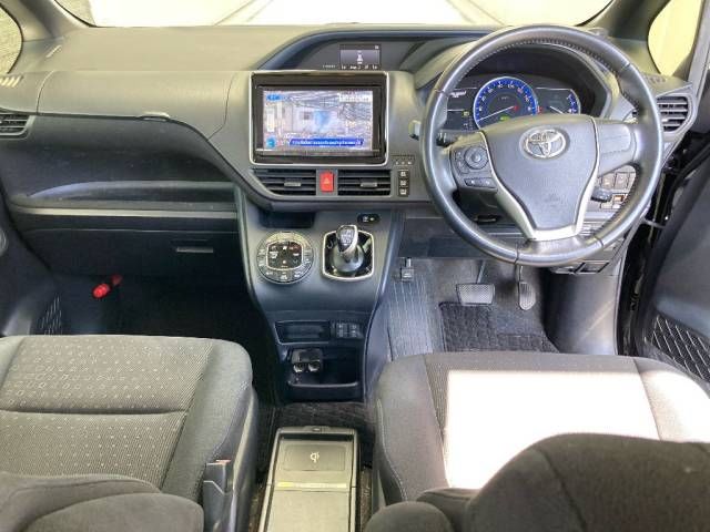 2014 Toyota Voxy Hybrid V auction photo 4
