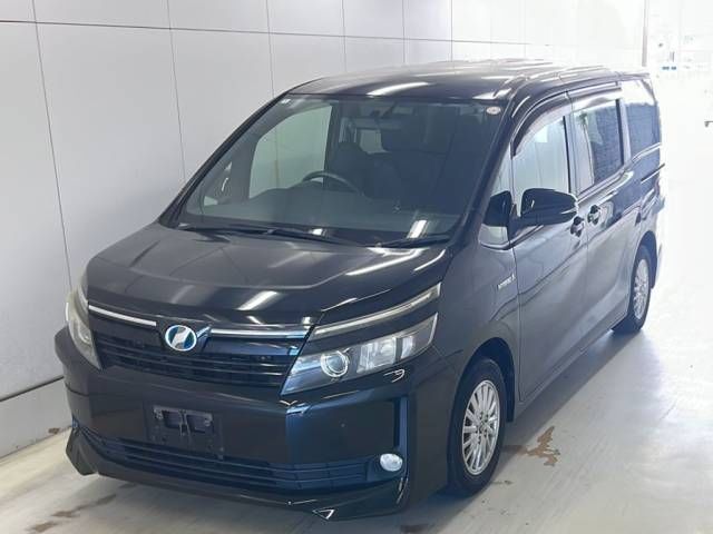 2014 Toyota Voxy Hybrid V Japan auction vehicle