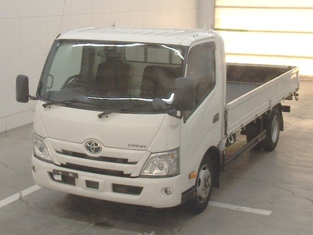 2020 Toyota Dyna Flatbed Japan auction vehicle
