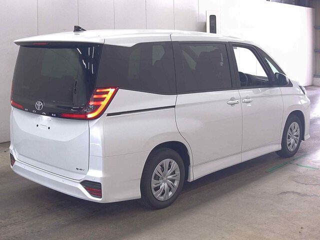 2026 Toyota Noah Hybrid S-X auction photo 5