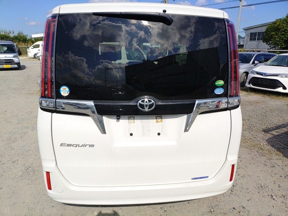 2019 Toyota Esquire auction photo 5