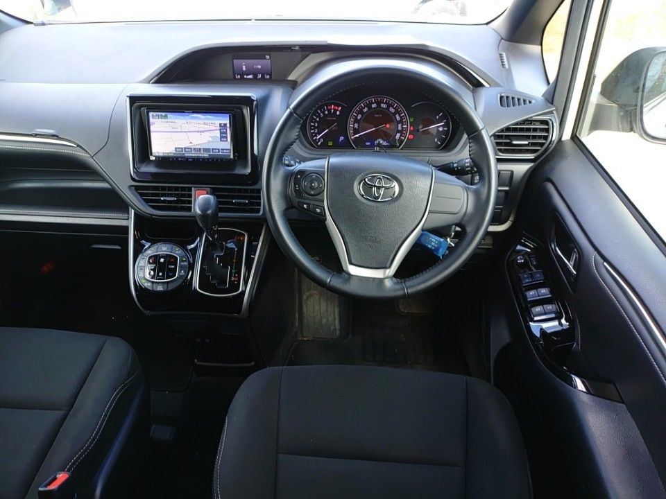 2019 Toyota Esquire auction photo 3