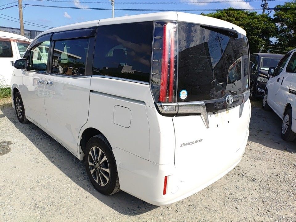 2019 Toyota Esquire auction photo 6