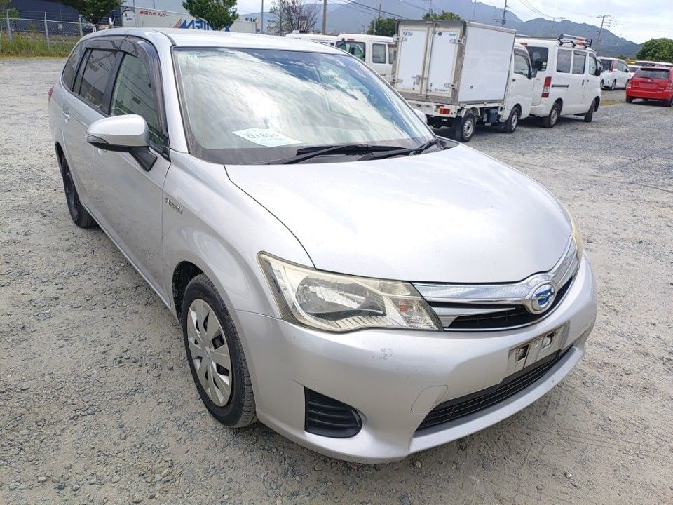 2013 Toyota Corolla Fielder auction photo 4