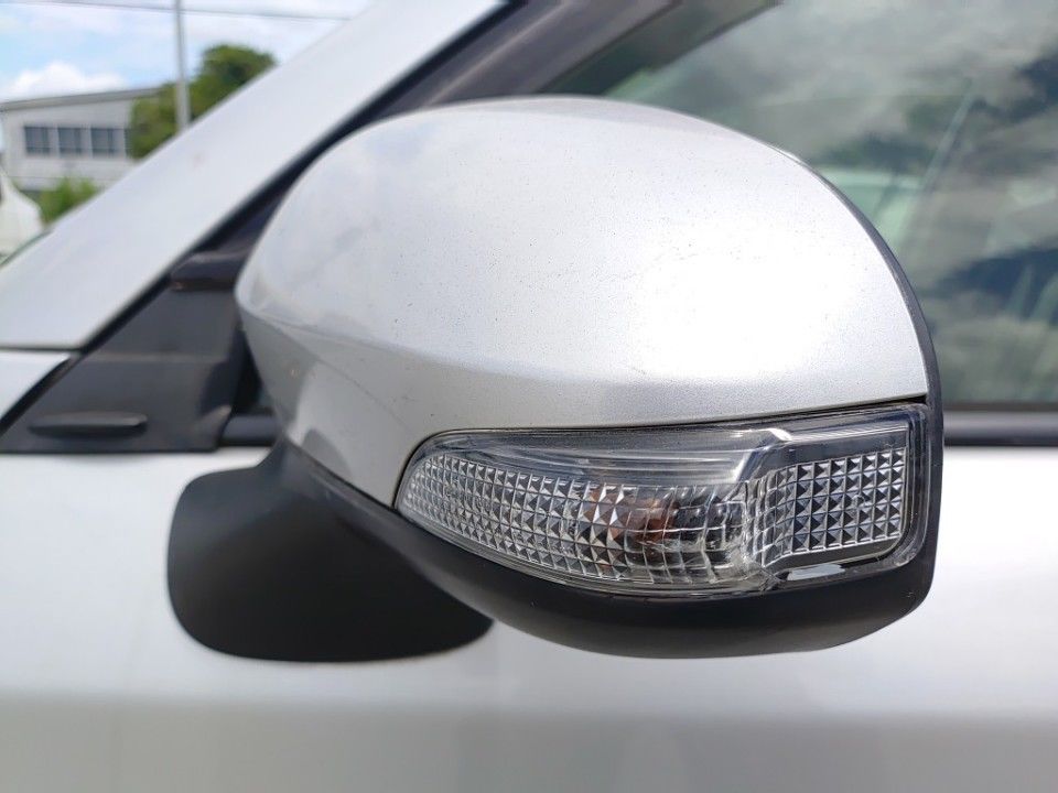 2013 Toyota Corolla Fielder auction photo 19