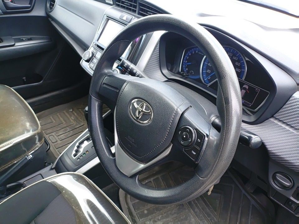 2013 Toyota Corolla Fielder auction photo 33