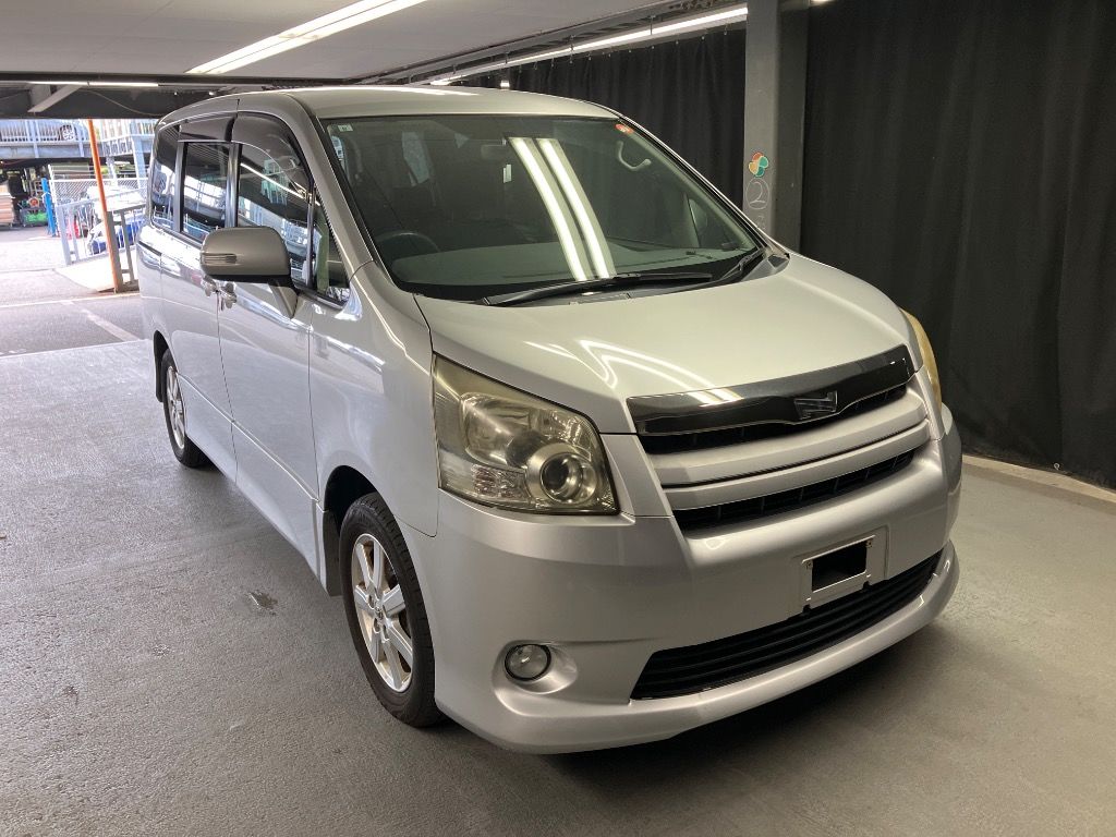 2007 Toyota Noah S Japan auction vehicle