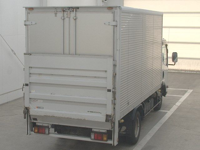 2020 Isuzu Elf Van auction photo 2