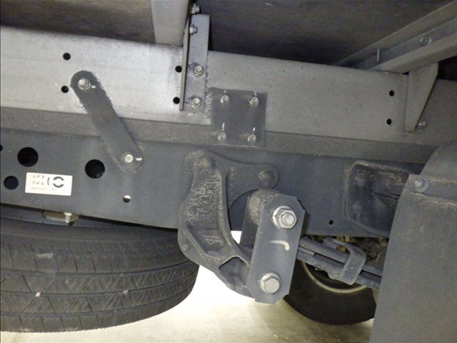 2020 Isuzu Elf Van auction photo 5