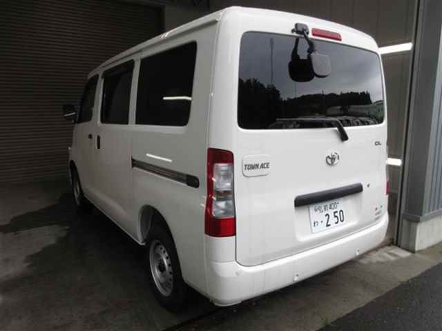 2025 Toyota タウンエース バン 4WD GL auction photo 2