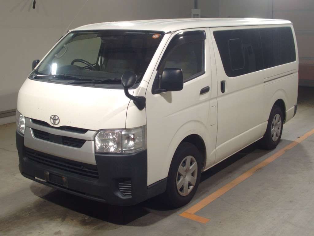 Japan Auction Vehicles 4 2022 Toyota Hiace ロングDX auction photo