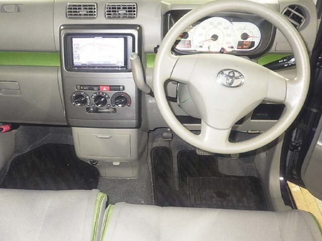 2013 Toyota Pixis Space L auction photo 3
