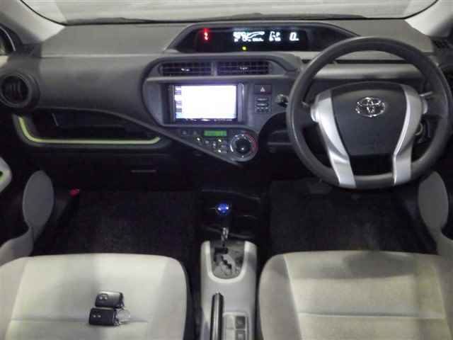 2014 Toyota Aqua S auction photo 3