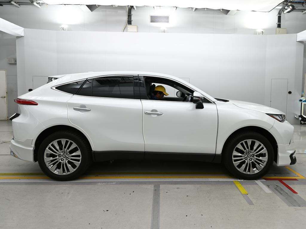 2025 Toyota Harrier Z auction photo 3