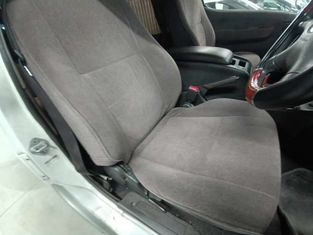 2000 Toyota Hiace Living Saloon EX 4WD auction photo 10
