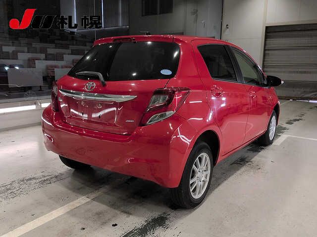 2015 Toyota Vitz 4WD F auction photo 2