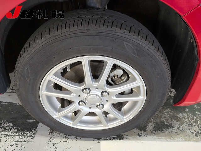 2015 Toyota Vitz 4WD F auction photo 9
