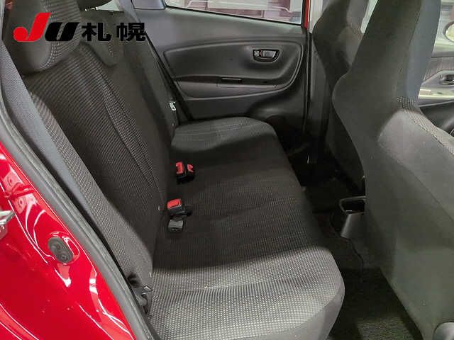 2015 Toyota Vitz 4WD F auction photo 7