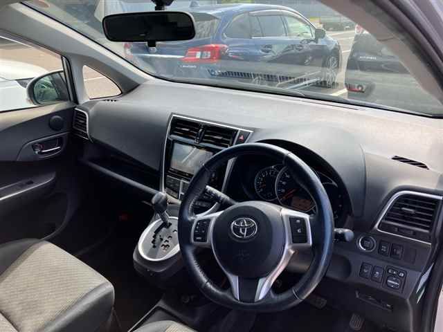 2014 Toyota Ractis G auction photo 3