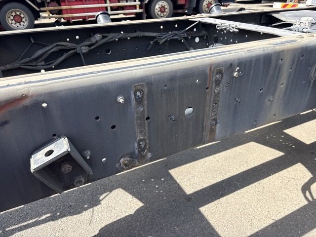 2015 Nissan Diesel クオン chassis auction photo 15