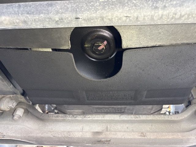 2015 Nissan Diesel クオン chassis auction photo 9