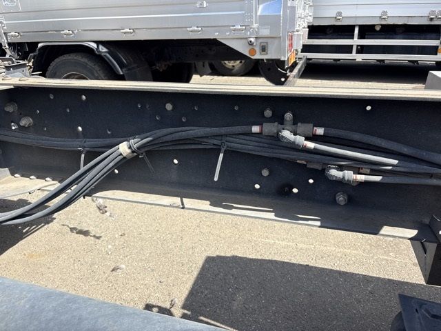 2015 Nissan Diesel クオン chassis auction photo 16