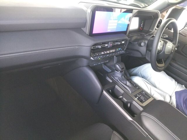 2025 Toyota Land Cruiser 250 VX 4WD auction photo 3