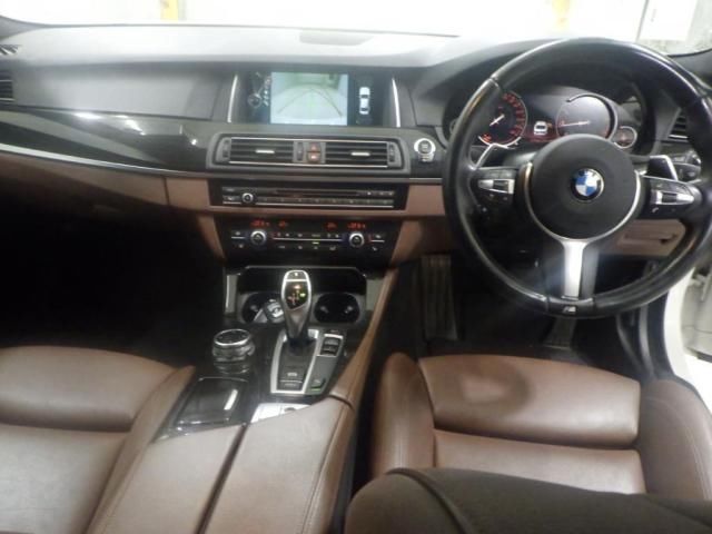 2013 BMW 5 Series 528i Mスポーツパッケージ auction photo 3