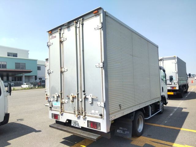 2017 Isuzu Elf Panel van auction photo 5