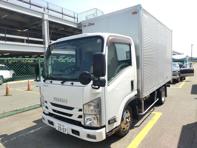 2017 Isuzu Elf Panel van auction photo 4