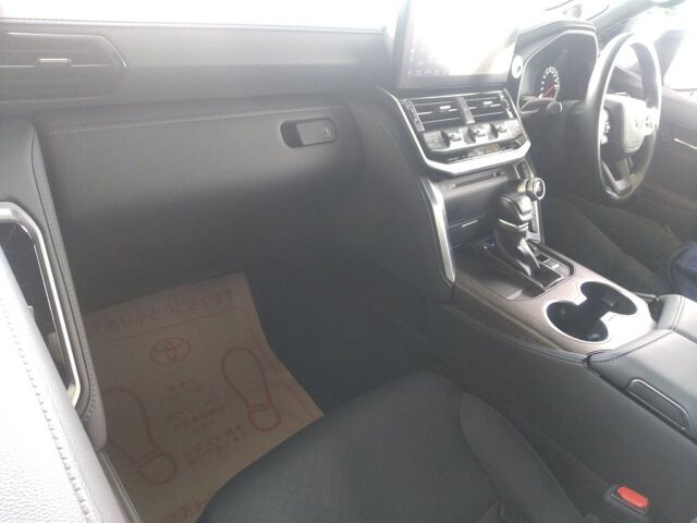 2024 Toyota Land Cruiser ZX 4WD auction photo 3