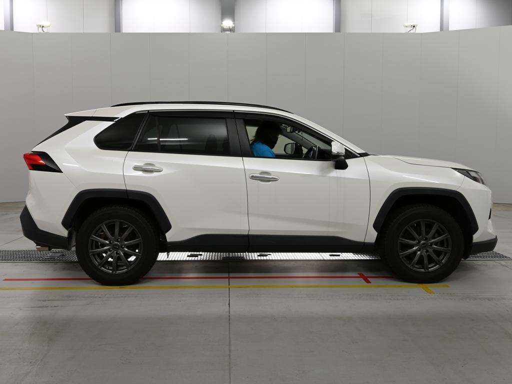 2022 Toyota RAV4 ハイブリッドG 4WD auction photo 3
