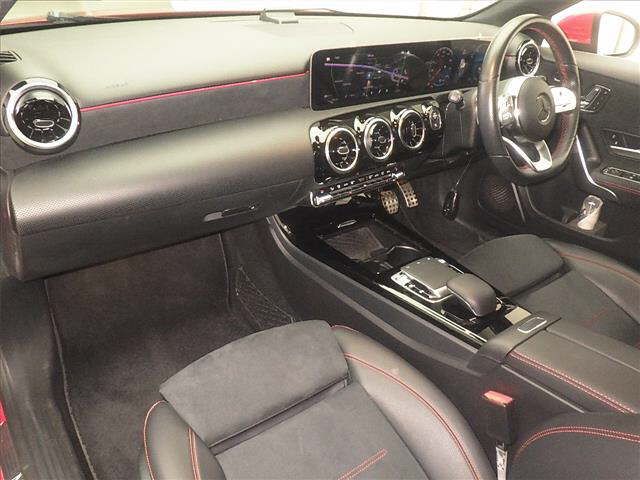 2019 Mercedes-Benz A200d AMG Line auction photo 4