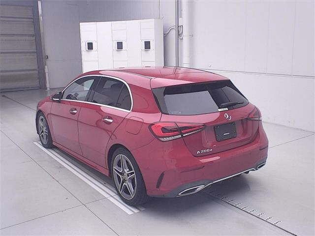 2019 Mercedes-Benz A200d AMG Line auction photo 2