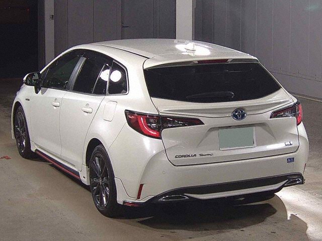 2020 Toyota Corolla Touring ハイブリッドWXB auction photo 2