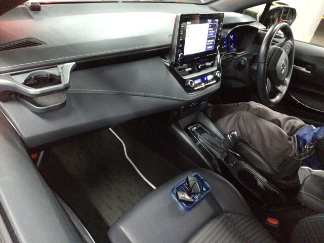 2020 Toyota Corolla Touring ハイブリッドWXB auction photo 3