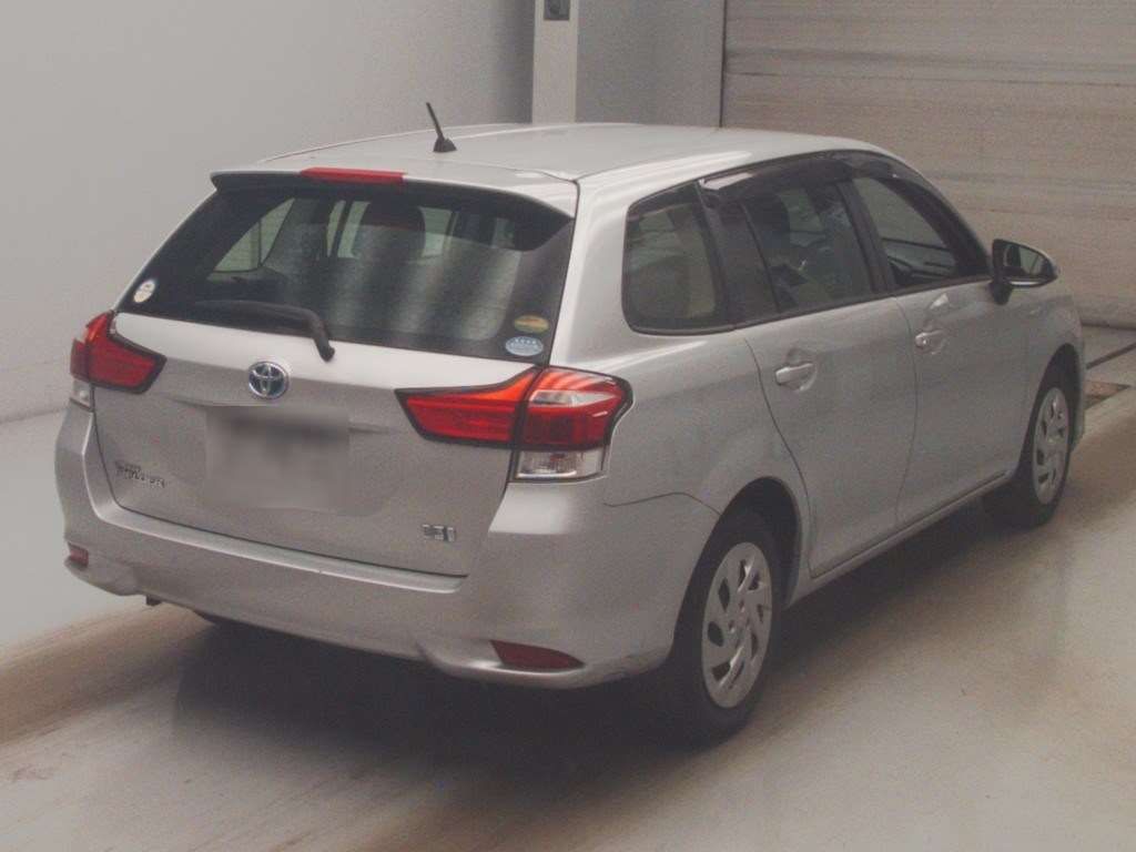 2019 Toyota Corolla Fielder ハイブリッド auction photo 2