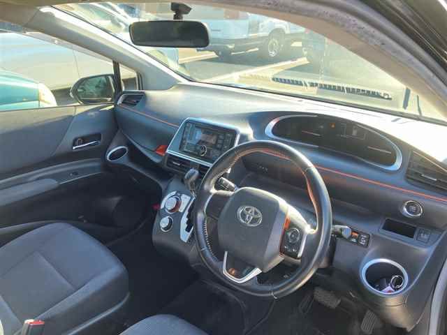 2016 Toyota Sienta G auction photo 3