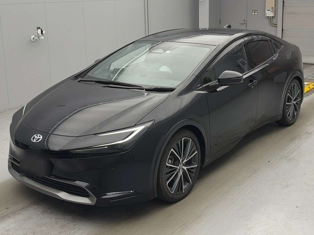 Japan Auction Vehicles 4 2023 Toyota Prius Z パノラマルーフ auction photo