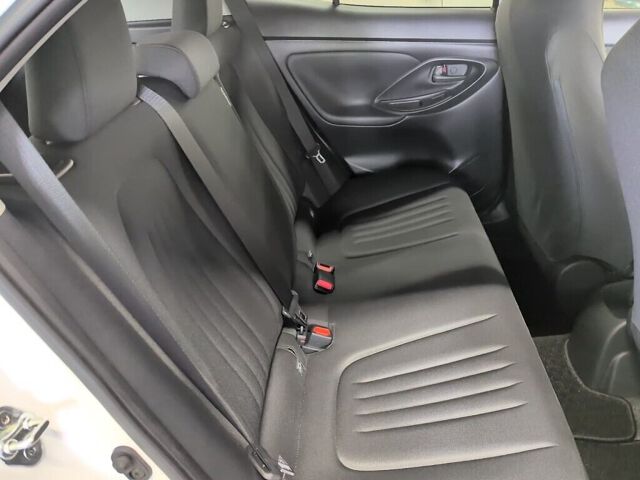 2025 Toyota Yaris Cross ハイブリッドX auction photo 6