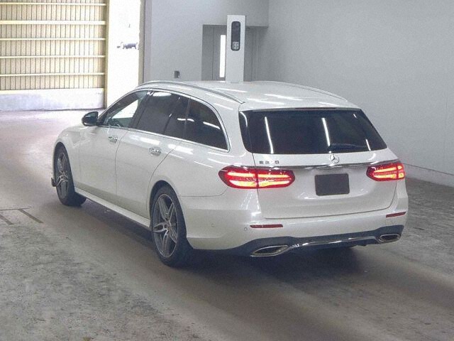 2017 Mercedes-Benz E-Class Station Wagon E200 Avant G Sport auction photo 2