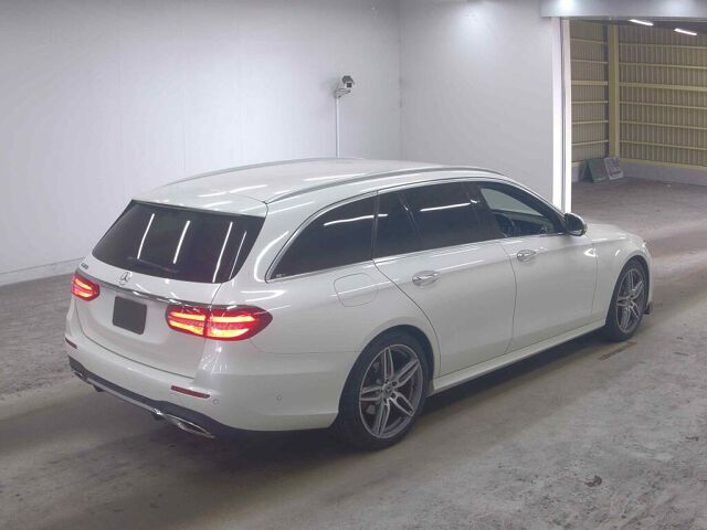 2017 Mercedes-Benz E-Class Station Wagon E200 Avant G Sport auction photo 5