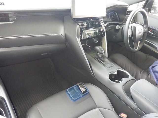 2024 Toyota Harrier G auction photo 3